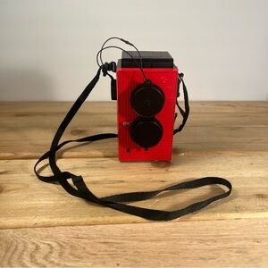 Superheadz Blackbird Fly 35mm Twin Lens Reflex Camera - Red - Untested